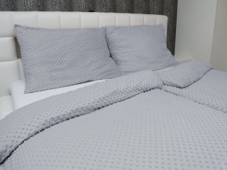 Hrejivé posteľné obliečky Minky 3D bodky MKP-050 Striebornosivé - detail 1 - Biante.sk