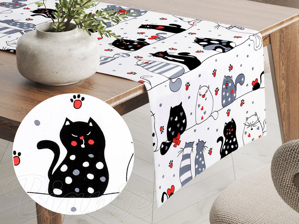 Dětský bavlněný běhoun na stůl Sandra SA-127 Černo bílé kočky na bílém - Rozměr běhounu: 45x160 cm