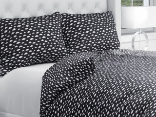 Bavlnené posteľné obliečky Sandra SA-306 Biele obláčiky na čiernom - Biante.sk