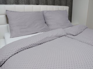 Hrejivé posteľné obliečky Minky 3D bodky MKP-048 Sivé - detail 1 - Biante.sk