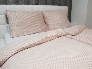 Hrejivé posteľné obliečky Minky 3D bodky MKP-010 Púdrovo béžové - detail 1 - Biante.sk