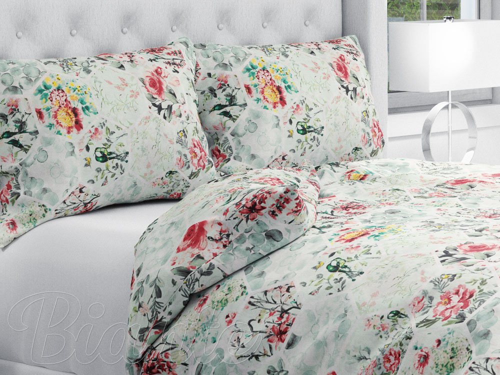 Bavlnené posteľné obliečky Sandra SA-415 Kvety na mintovom hexagóne - Biante.sk