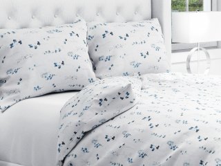 Bavlnené posteľné obliečky Sandra SA-398 Modré kvietky s motýlikmi - Biante.sk
