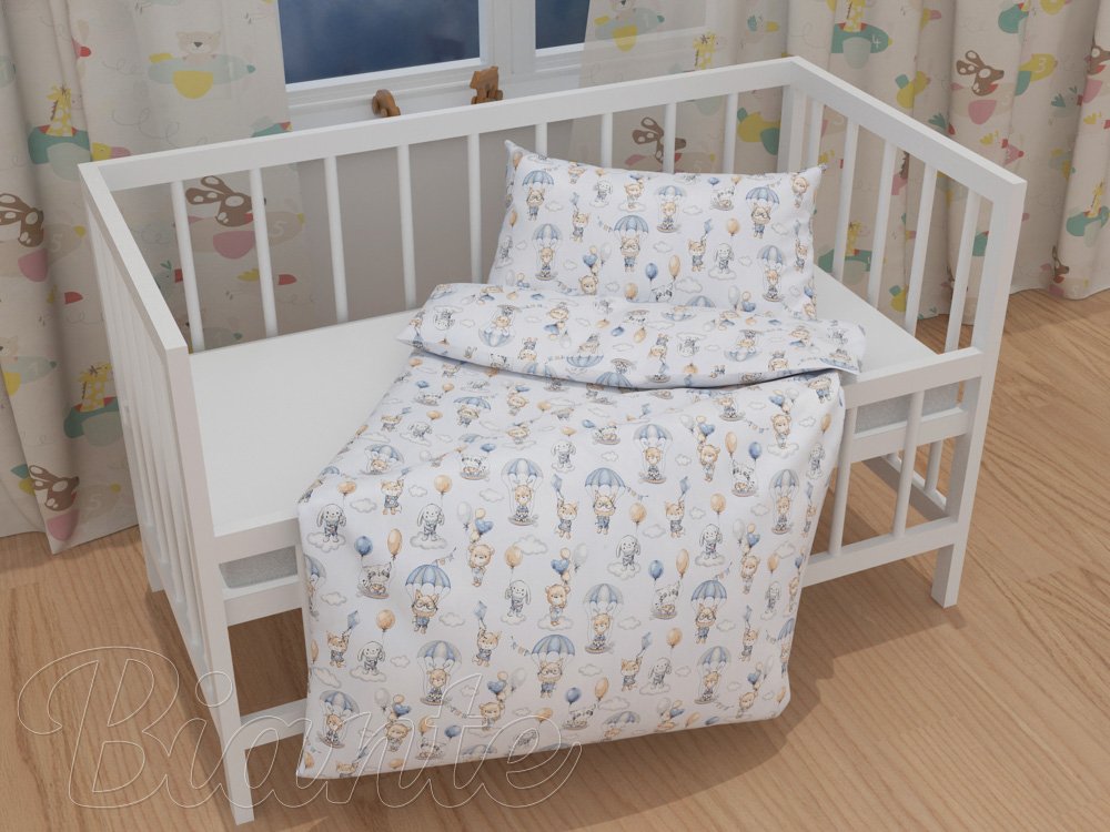 Detské bavlnené posteľné obliečky do postieľky Sandra SA-469 Zvieratká s padákmi na svetlo modrom - detail 1 - Biante.sk
