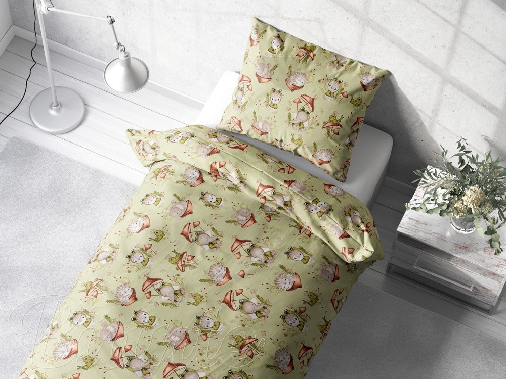 Detské bavlnené posteľné obliečky Sandra SA-474 Žabky a zvieratká medzi hubami na zelenom - detail 1 - Biante.sk