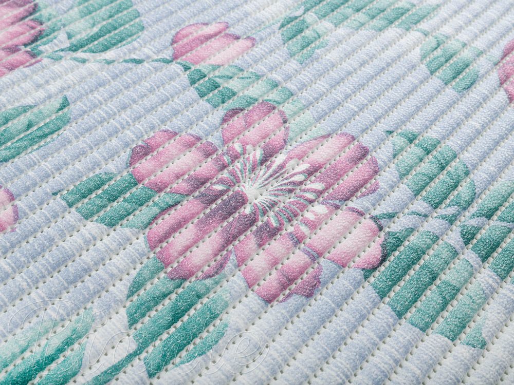 Koupelnová pěnová rohož / předložka PRO-063 Růžové květy na modrém - metráž šířka 65 cm - detail 5 - Biante.cz